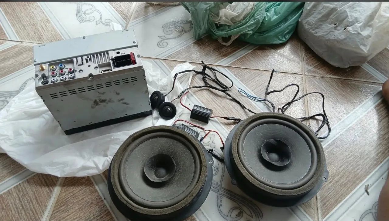 Kit de som automotivo