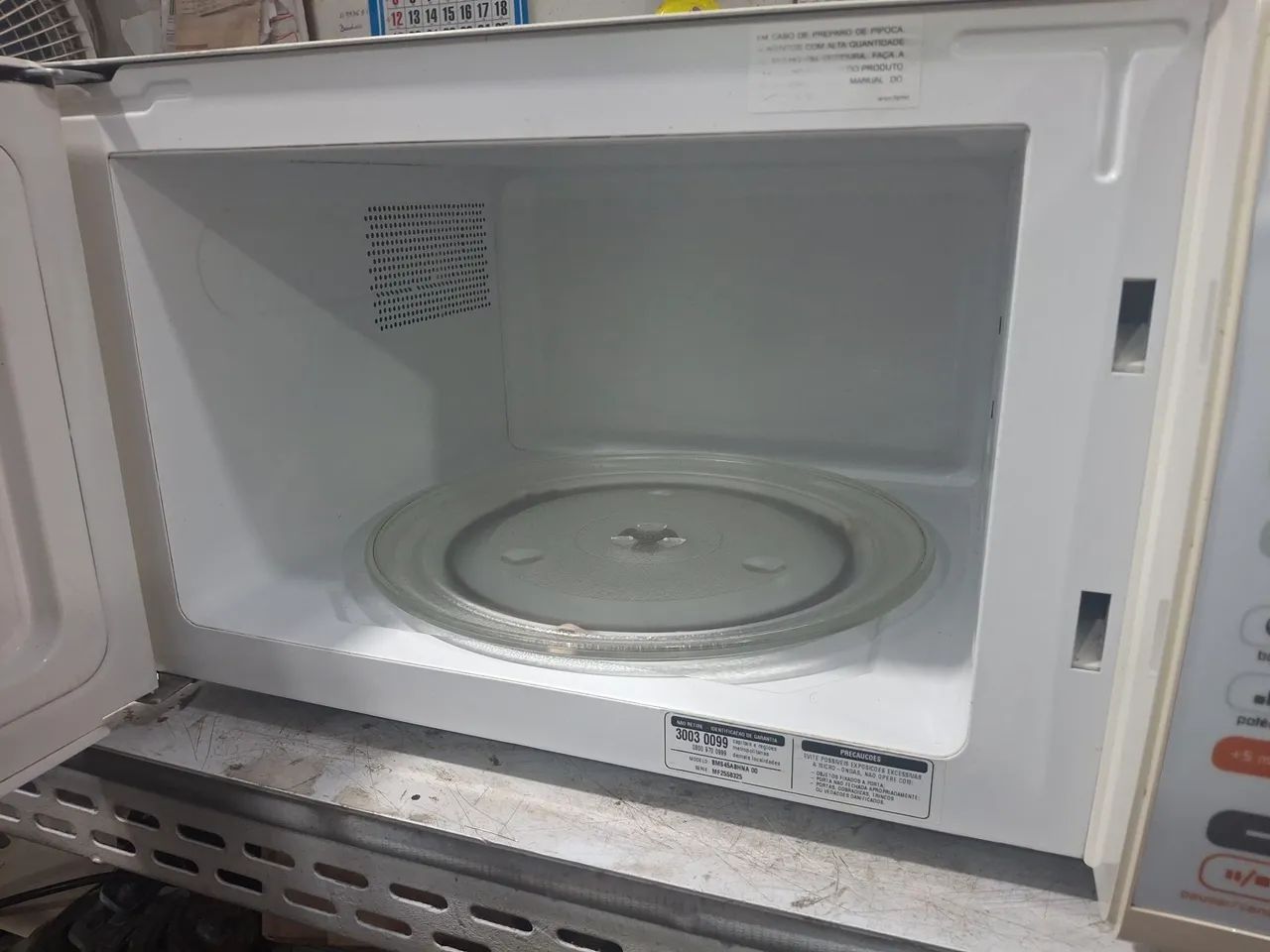 Microondas BRASTEMP ative 31 litros 127 v - Foto 2