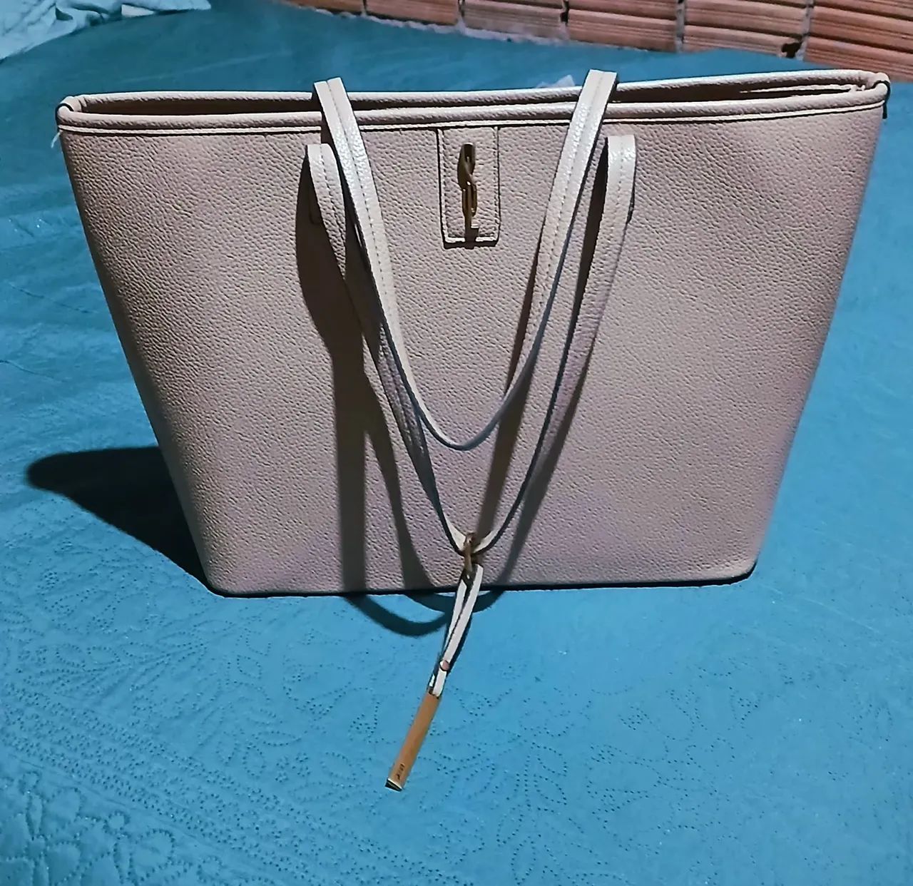 Bolsa bege  perfeita 