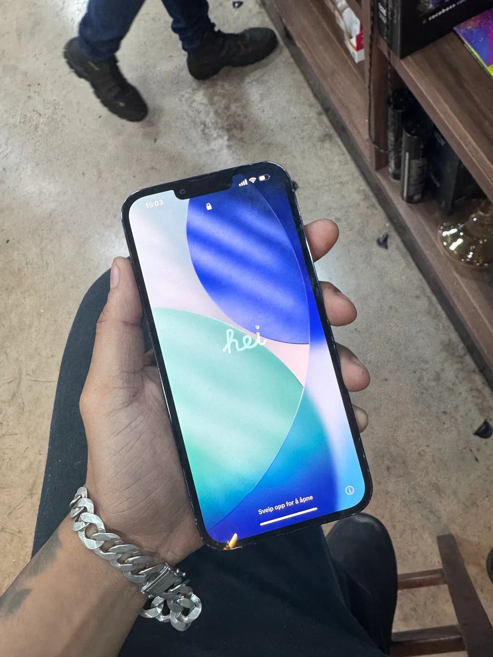 iPhone 13 Pro Max com defeito - Foto 2