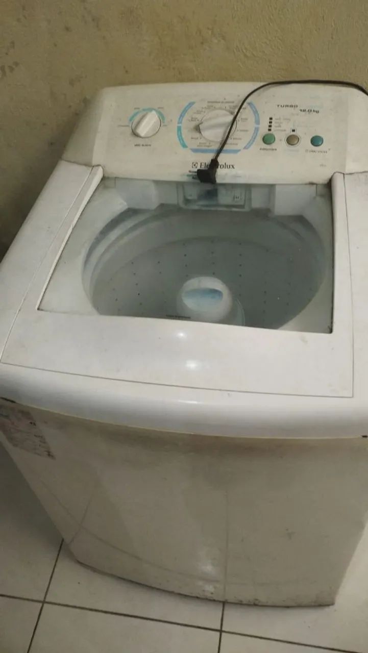 Máquina de lavar com defeito 