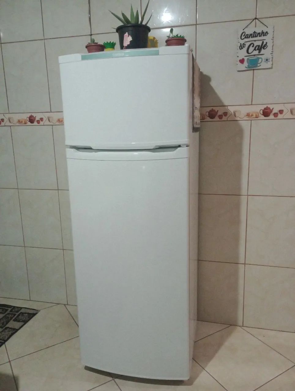 Vendo geladeira semi nova  - Foto 3