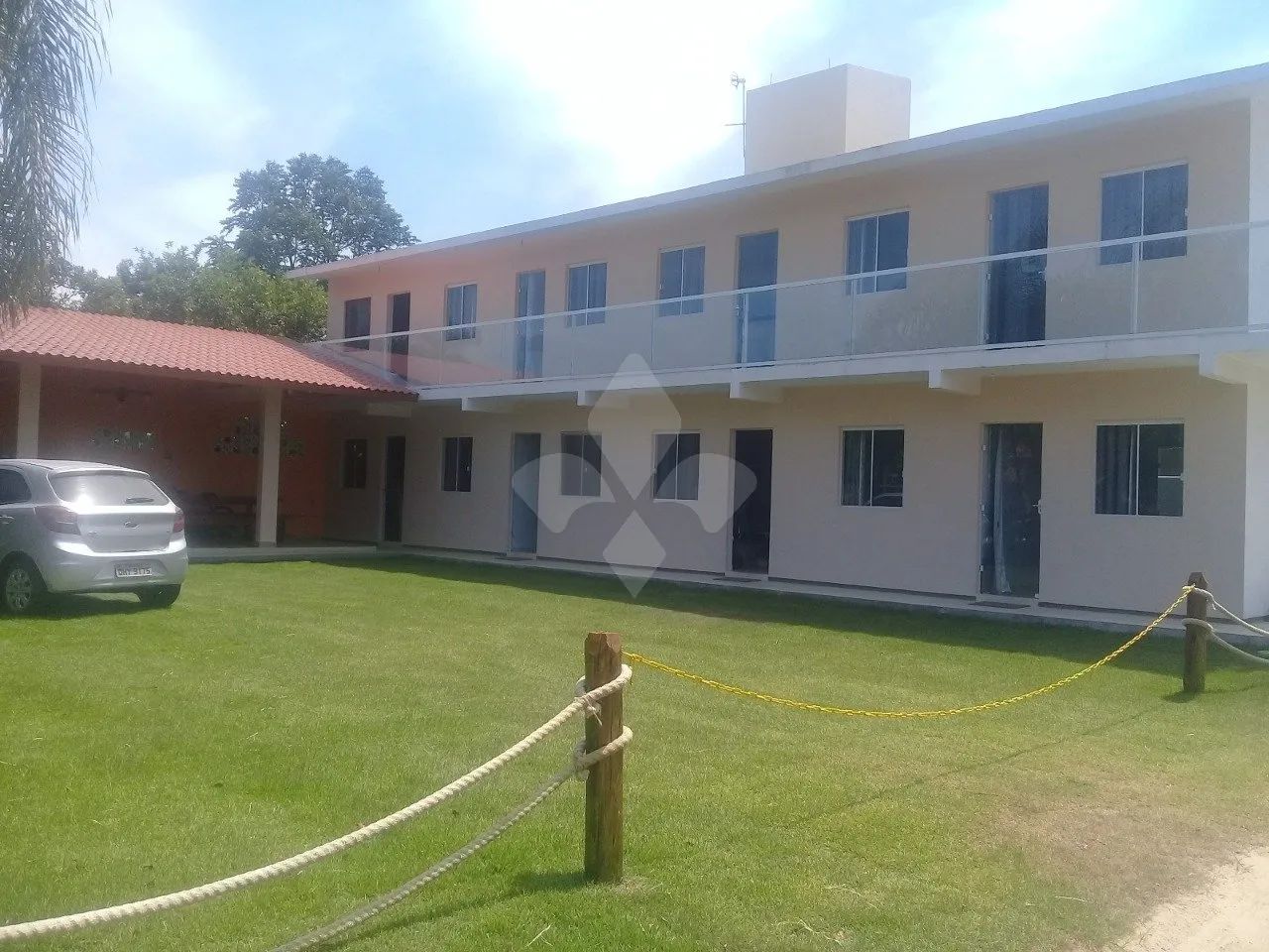 Prédio residencial/pousada com 8 apartamento na Praia do Rosa em Imbituba - SC - Foto 2