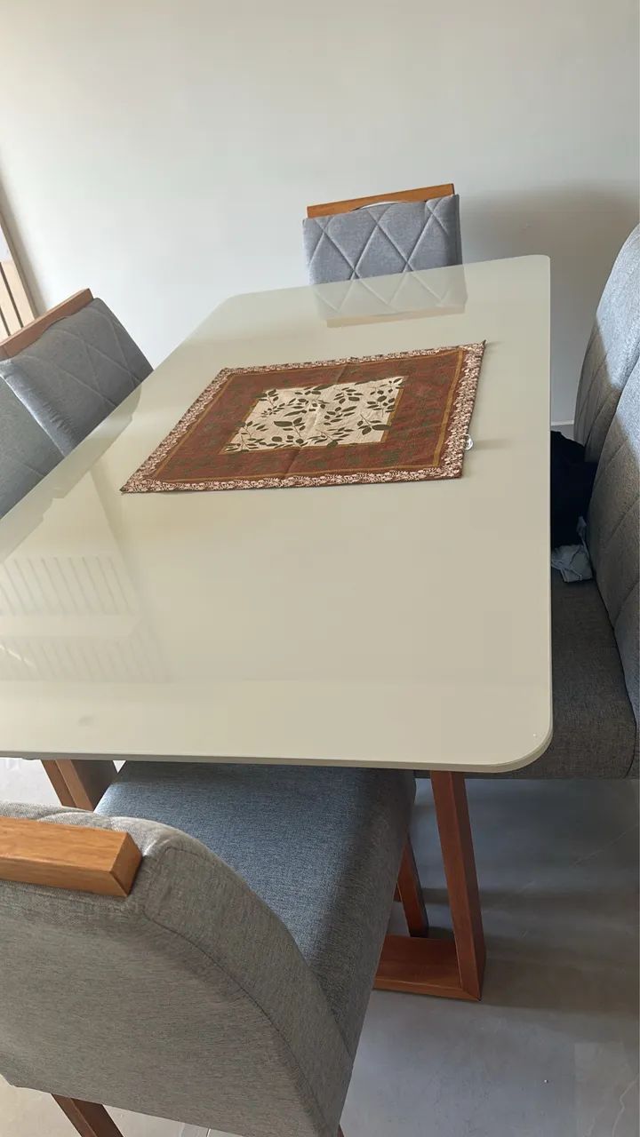 Mesa de 6 cadeiras apenas 2 semanas de uso. - Foto 2