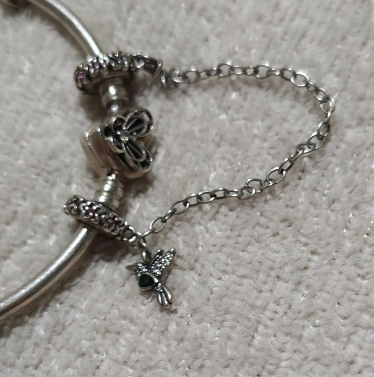 Pulseira Pandora original com corrente de segurança e Berloques  - Foto 3