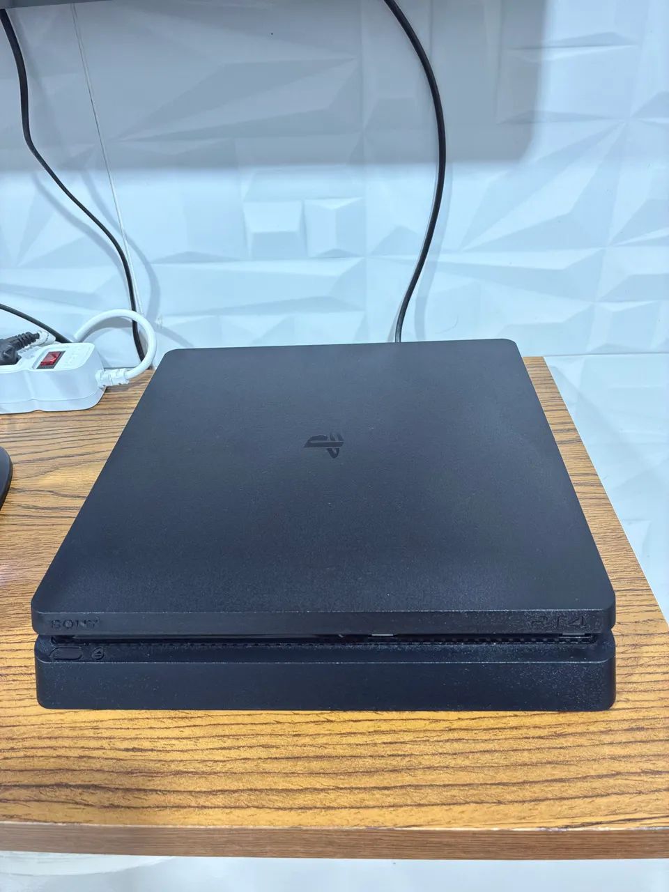 PS4 SLIM + 2 CONTROLES + JOGOS + BASE DE CARREGAMENTO  - Foto 4