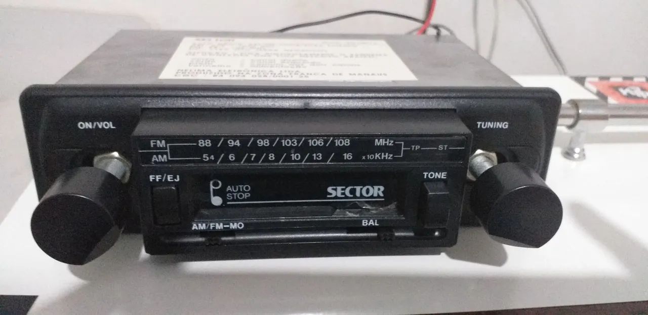 Rádio antigo colecionador 