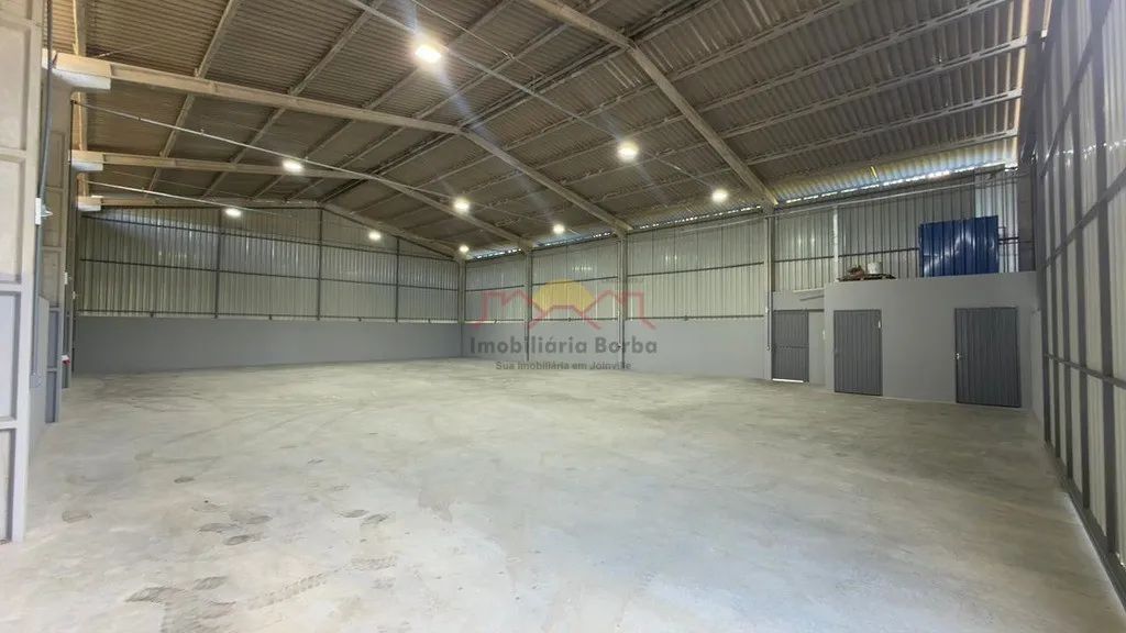 GALPÃO COM 450 M² PARA LOCAÇÃO