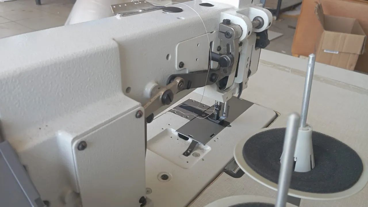 Máquina Industrial 2 Agulhas Prespontadeira.