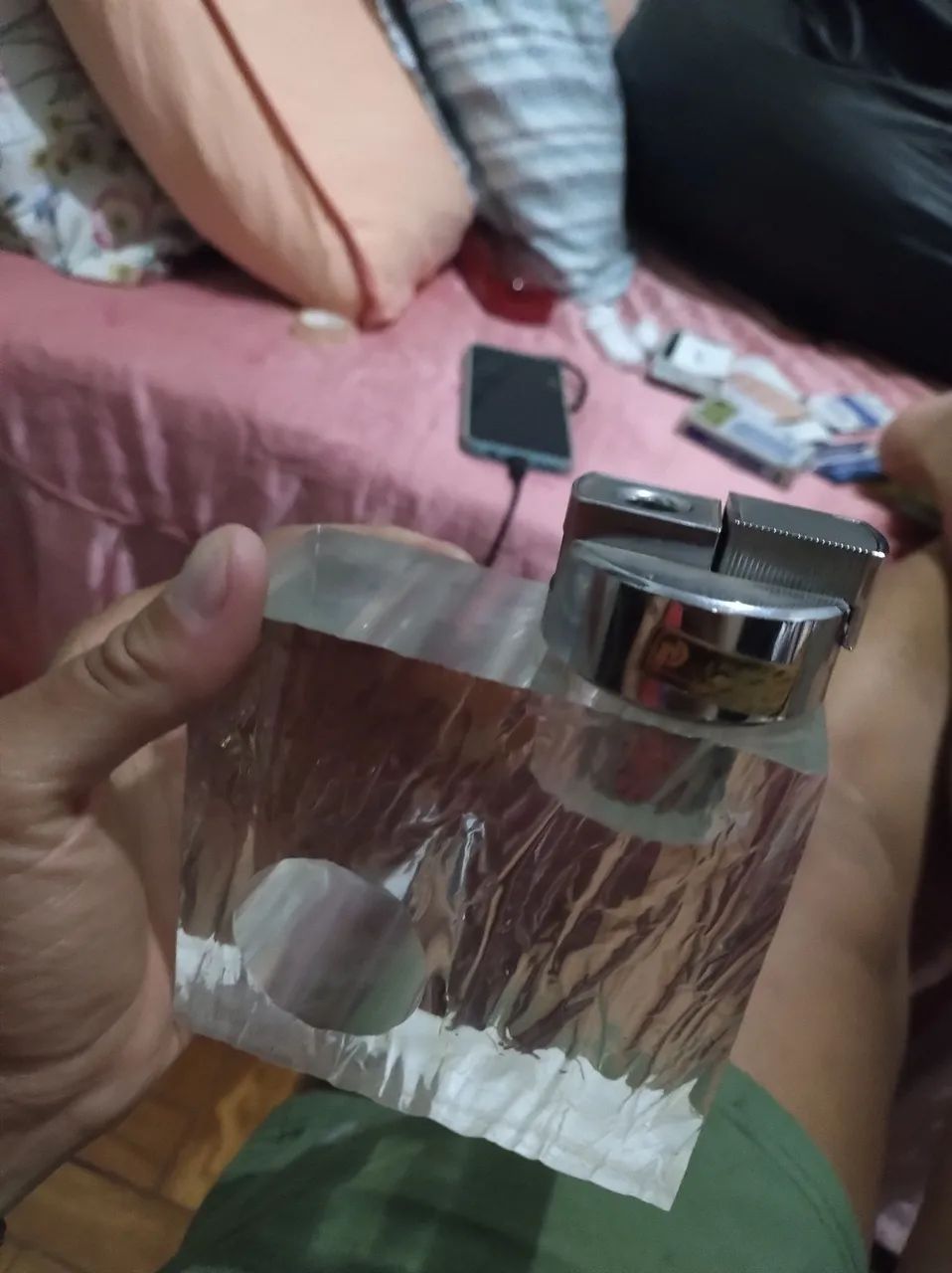 Isqueiro vintage acrílico vazado 