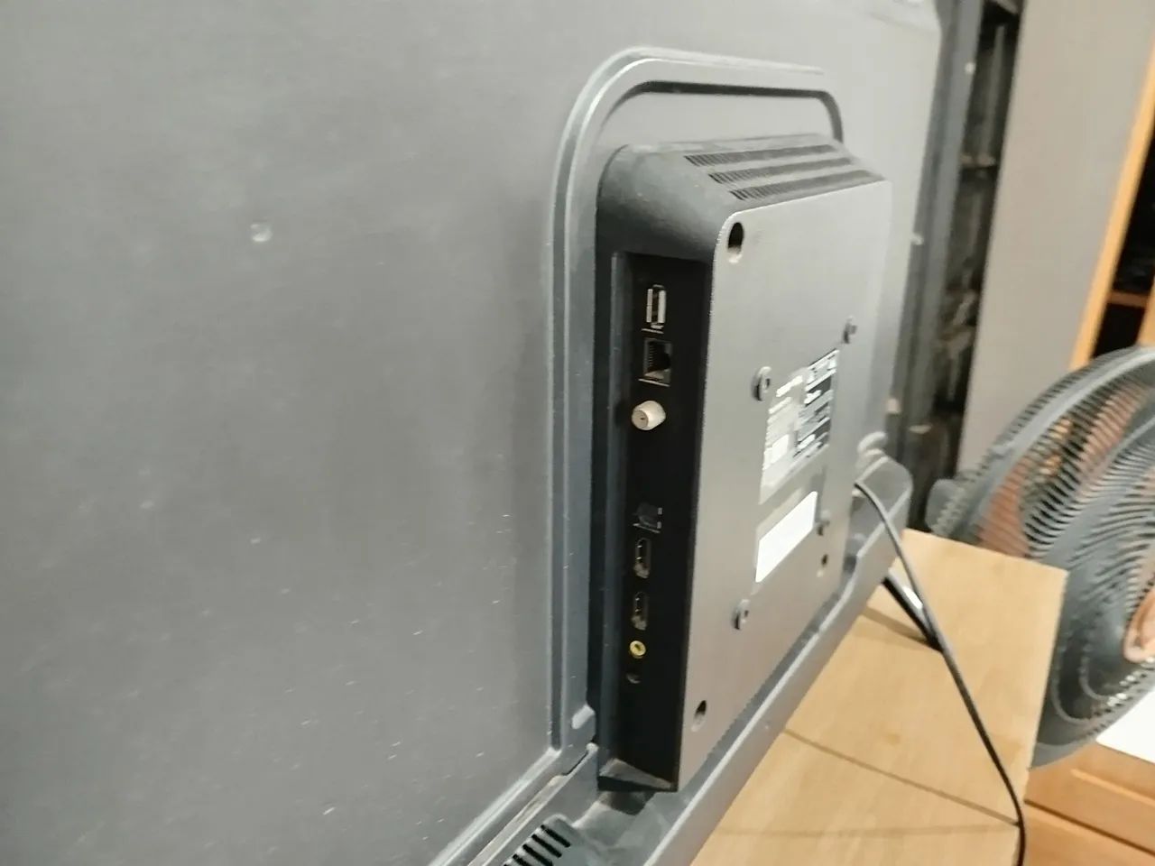 TV TCL 32" com tela trincada - Foto 4