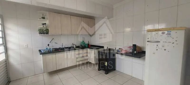 Casa de rua : / Residencial / Centro