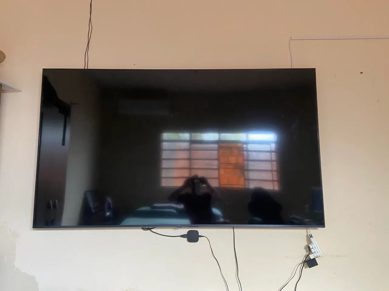 Vende-se TV smart 75 polegadas LG UHD Seminova - Foto 2