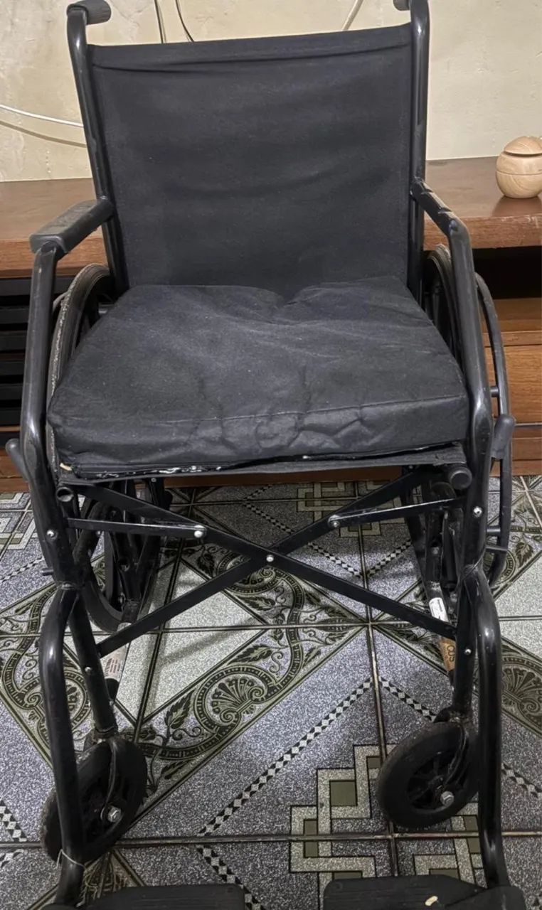 Vendo cadeira de roda 