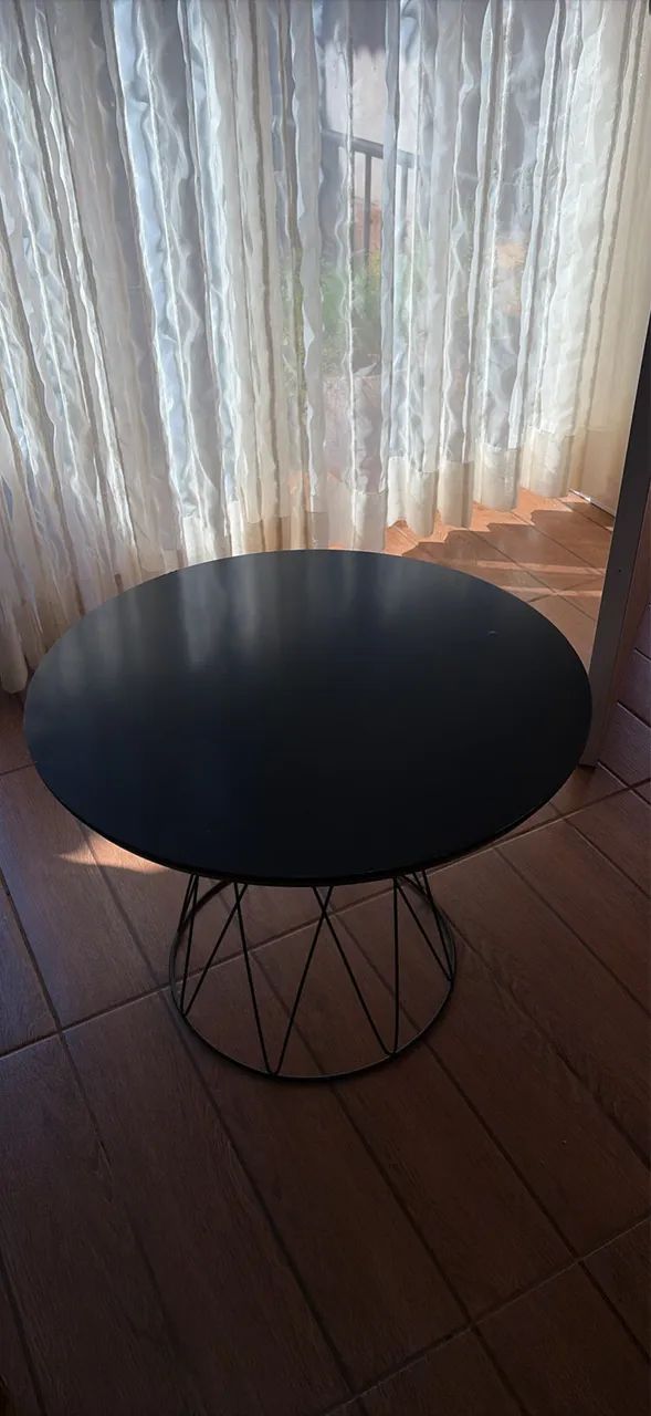 Mesinha redonda decorativa 