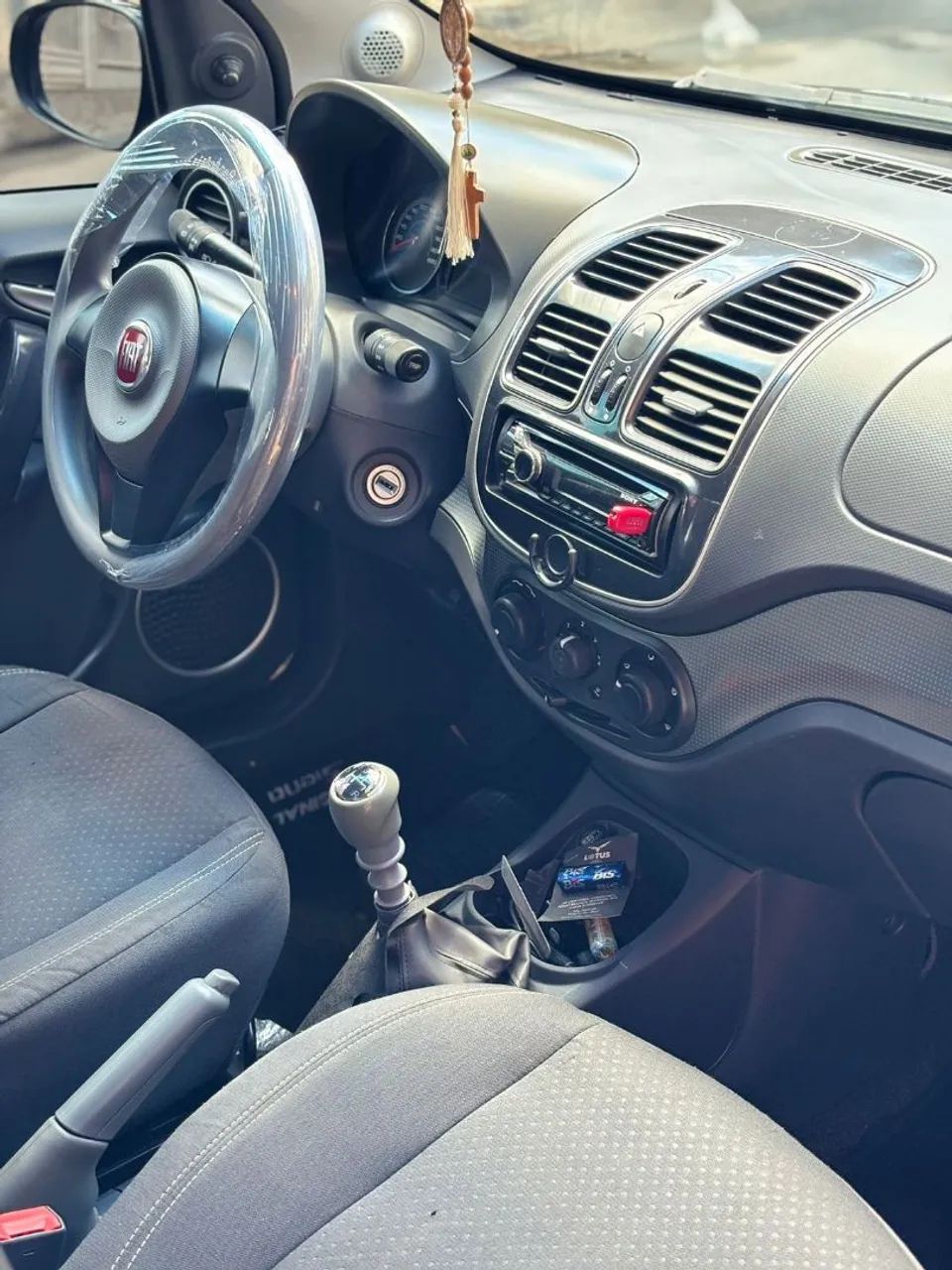 Fiat Grand Siena Attrac. 1.4 EVO F.flex 8V 2013 - Foto 9