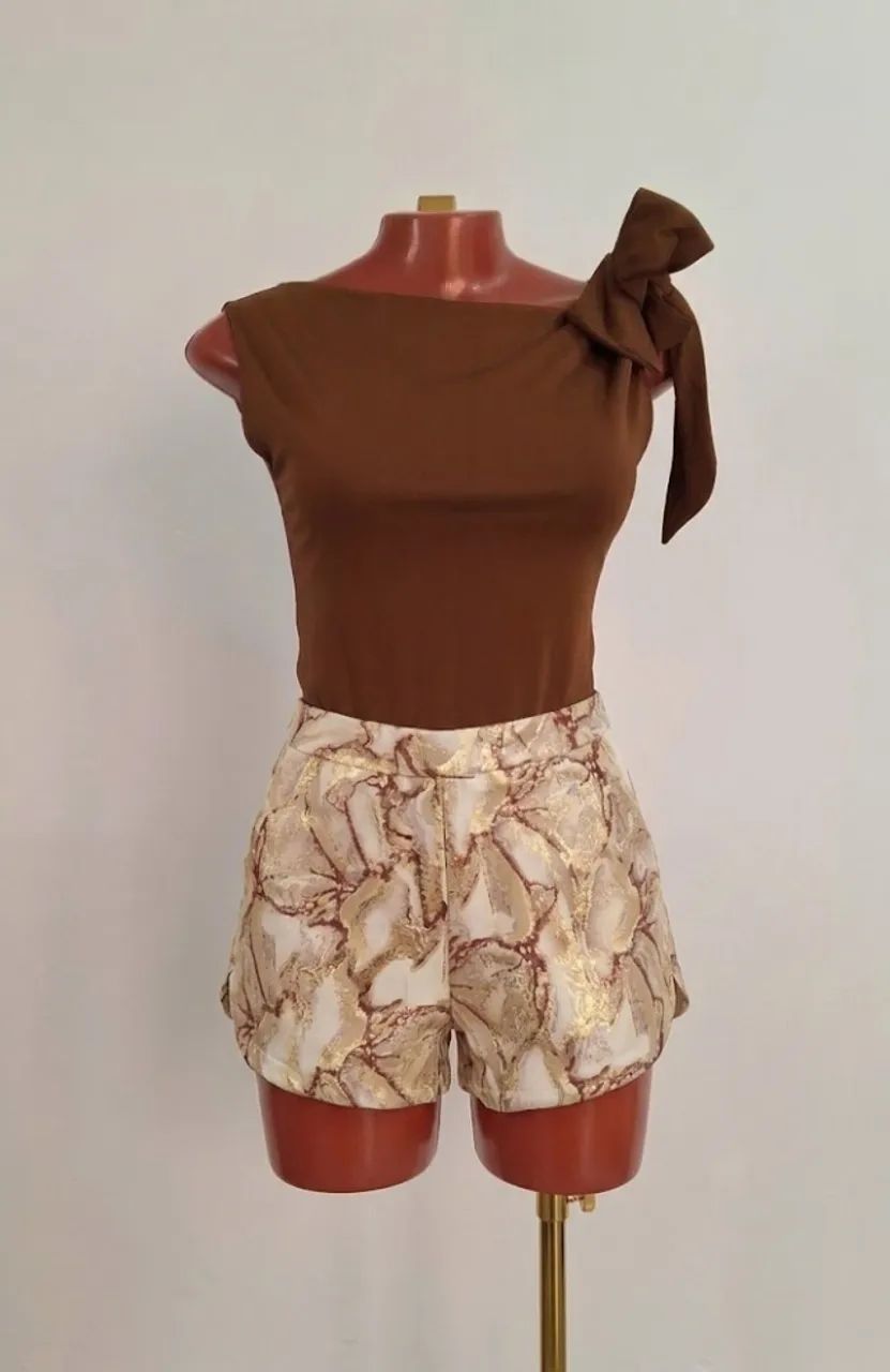 Blusa lacinho marrom
