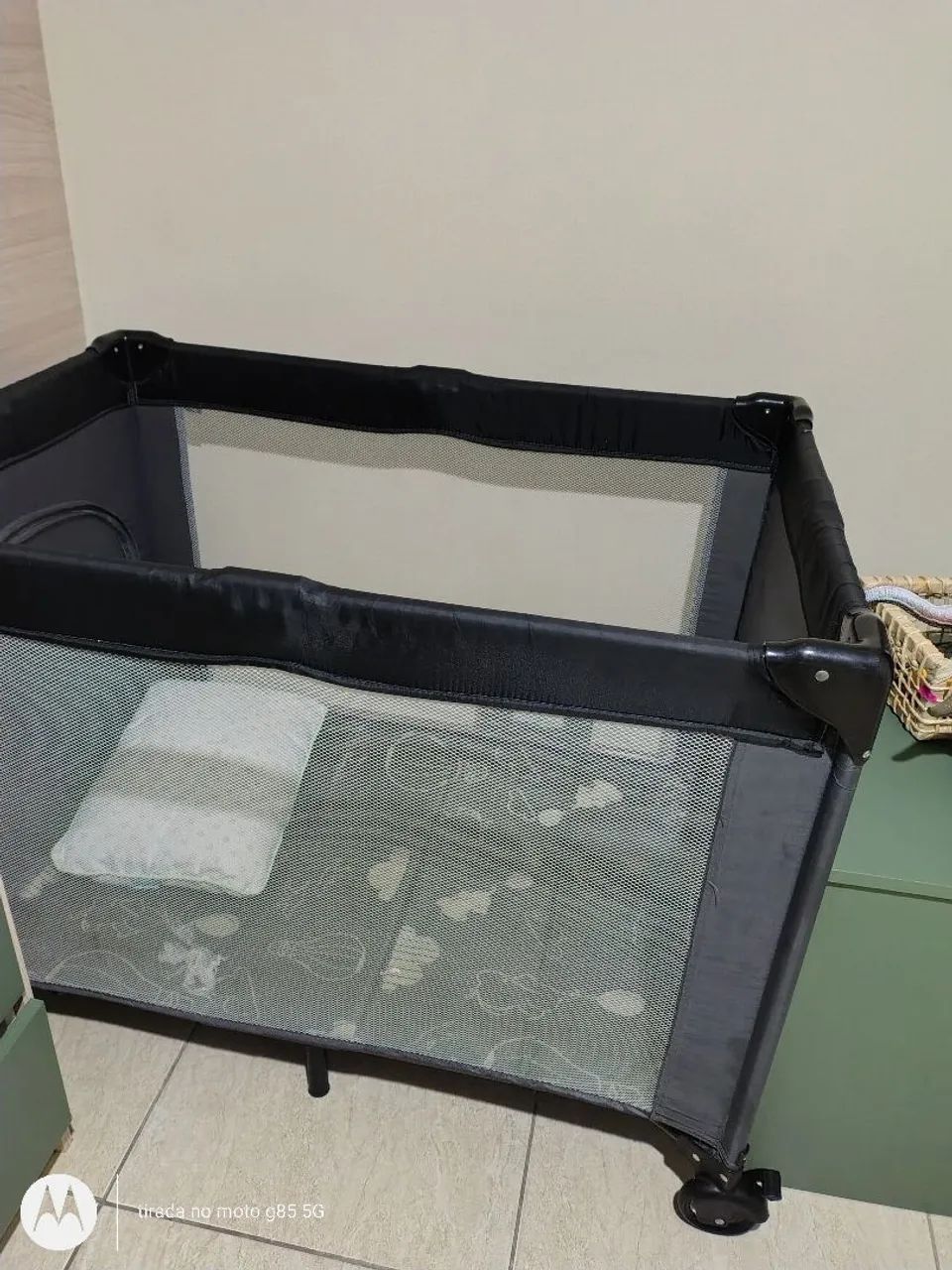 Berço portátil com rodinhas 65204500549378120