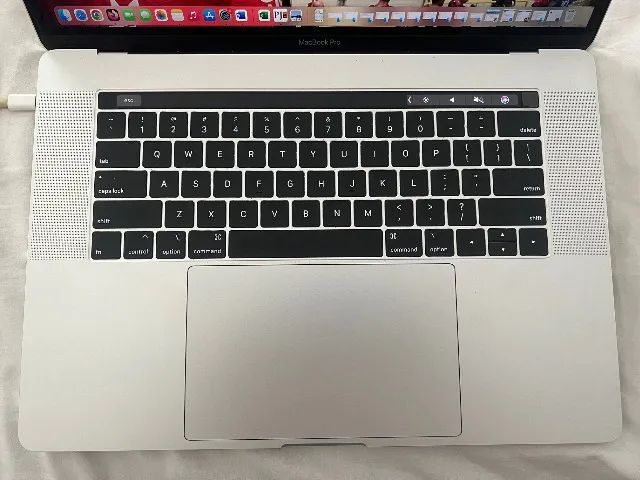 MacBook Pro 15 polegadas Intel Core i7 6-Core - Foto 5