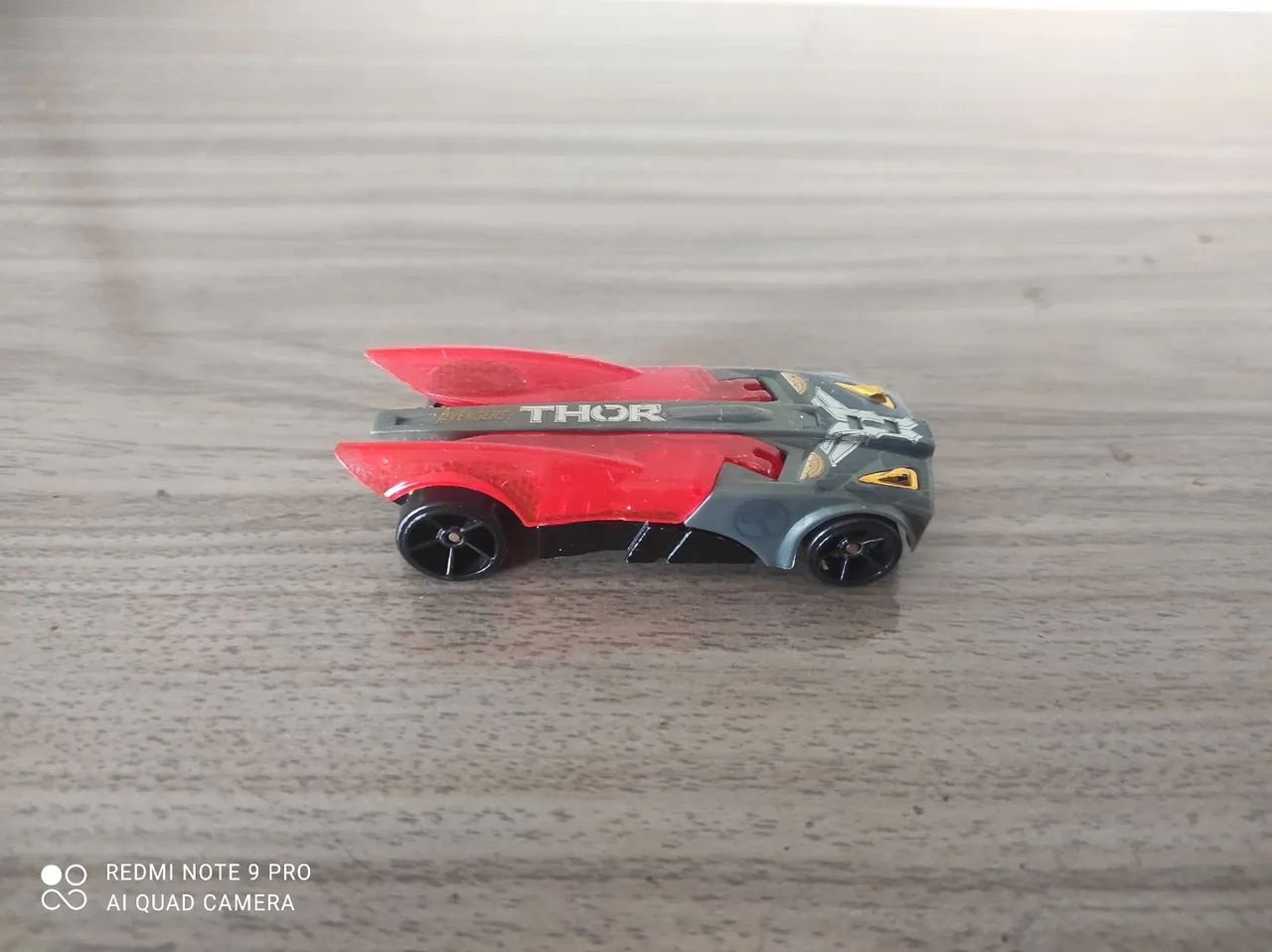 Hot Wheels Buzz Bom 2015 Vingadores Era de Ultron Thor - Foto 2