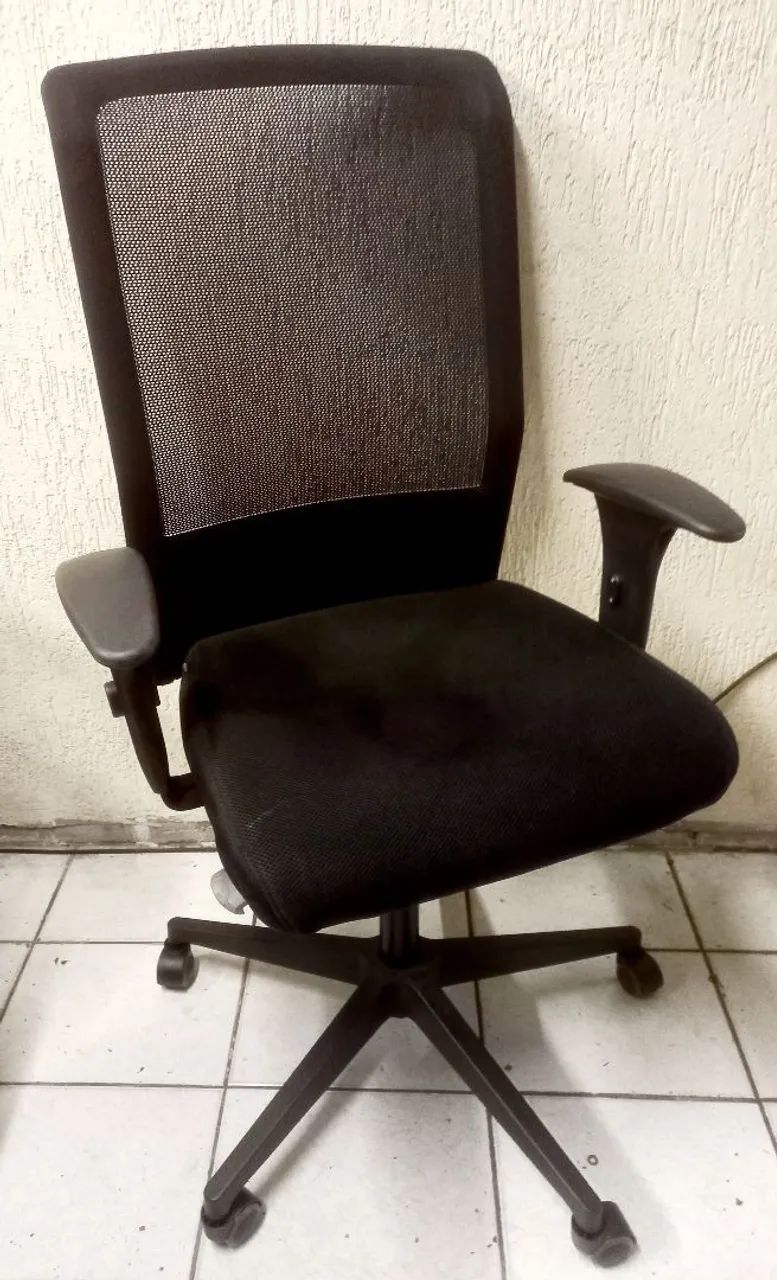 Cadeira Escritório Flexform em ótimo estado  - Foto 2
