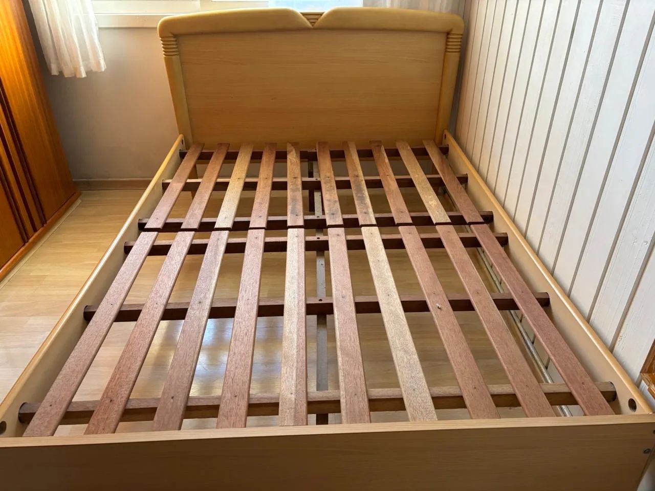 Cama de casal com colchão 