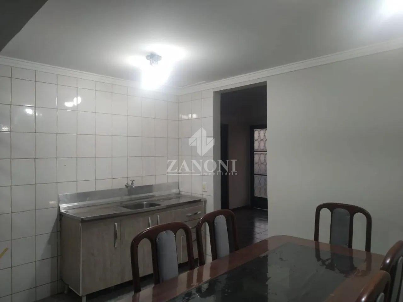 Casa da Frente com 03 quartos e demais dependencias , casa dos fundos com 01 quarto e dema - Foto 5