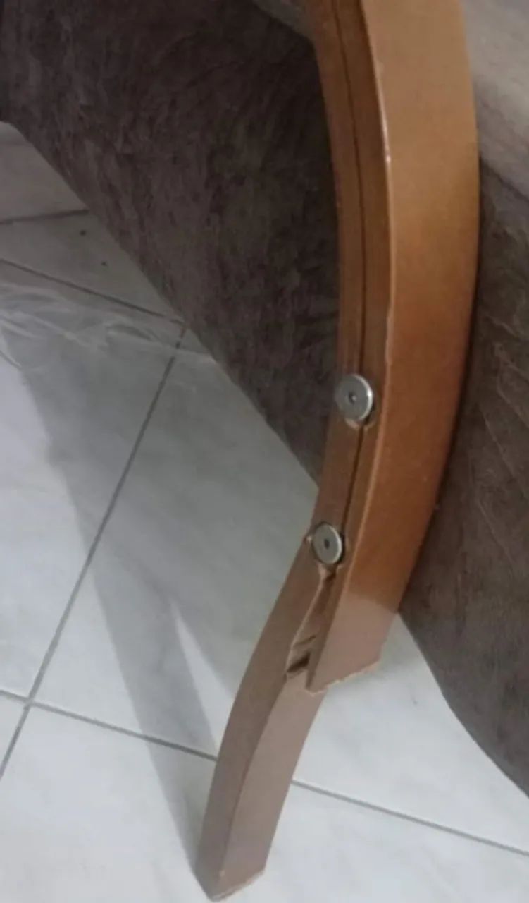 Poltronas (está com os pés quebrado) - Foto 4