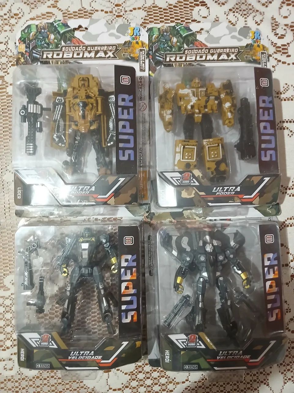 Boneco transformers na caixa