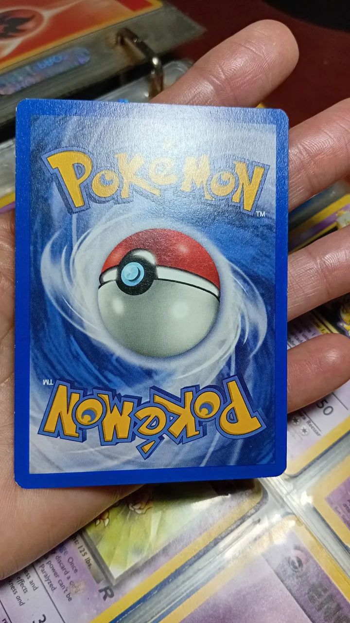 Carta Pokémon - tenho 2 dela - Foto 3