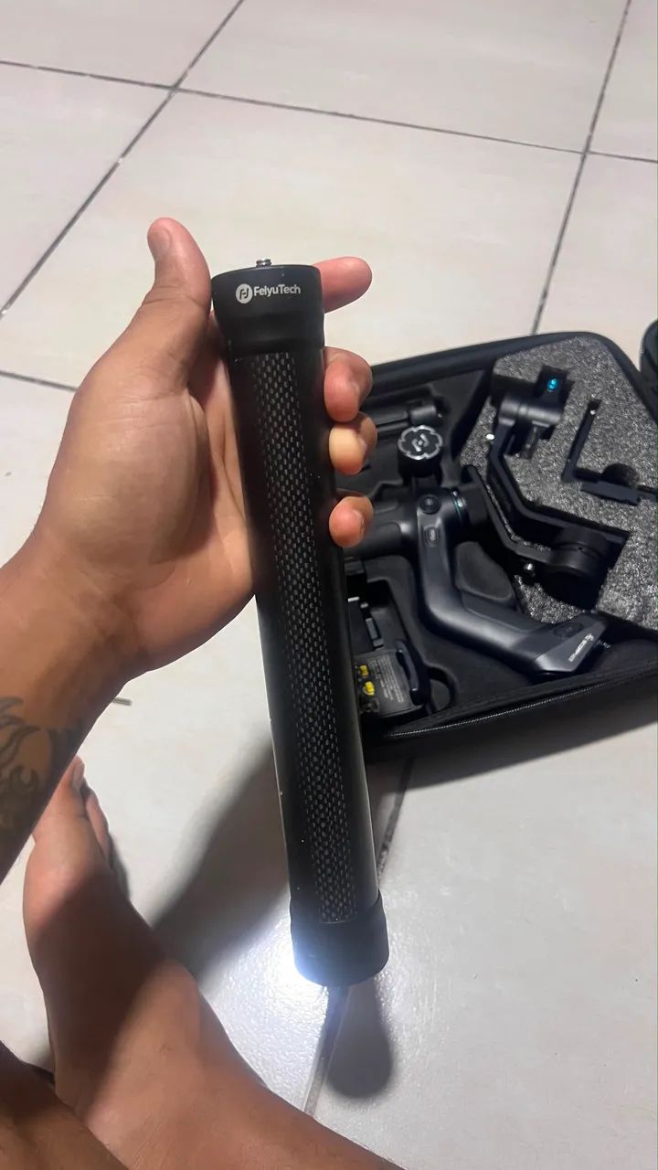 Estabilizador de câmera e celular - Foto 5