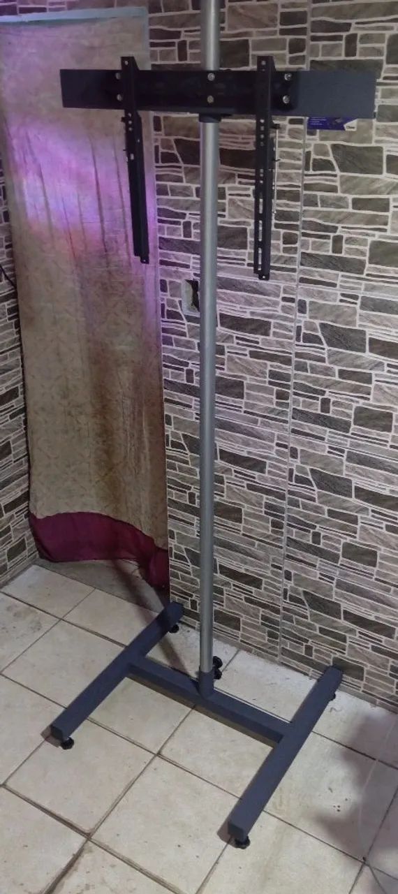 SUPORTE PARA TV MODELO PEDESTAL REGULÁVEL DE 32 A 55 POLEGADAS  - Foto 3