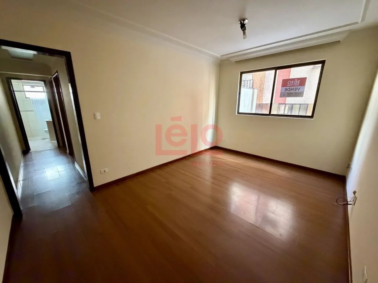 Apartamento na Zona 07 em Maringá, próximo à UEM, com 2 quartos e sacada - Foto 5