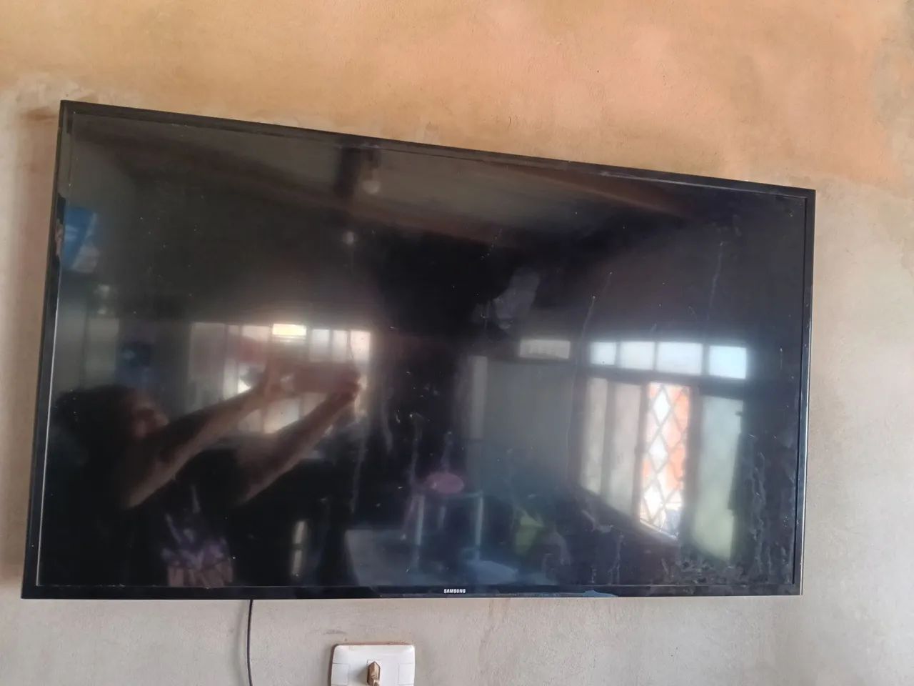 Vendo (Botucatu) Tv 50 polegadas com defeito! - Foto 2