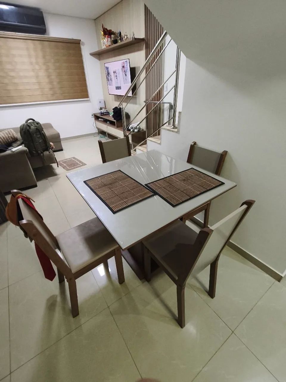 Mesa pequena 4 lugares