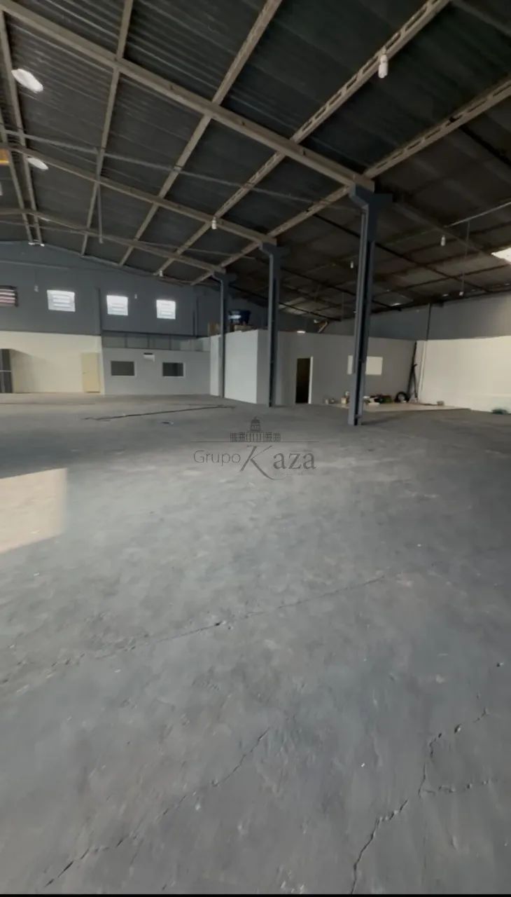 Oportunidade - Galpão Comercial - Jardim Motorama - 900m².
