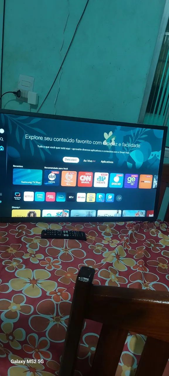 Vende-se uma TV da marca Samsung 32 polegadas semi nova na garantia bairro Mussurunga