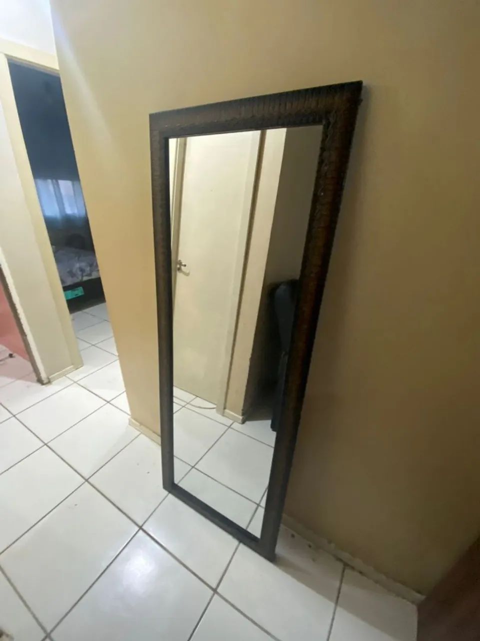 Espelho Moldura com Madeira Nobre