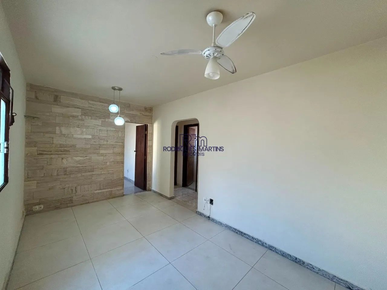 APARTAMENTO 02 QUARTOS PARA LOCAÇÃO CAIÇARA.