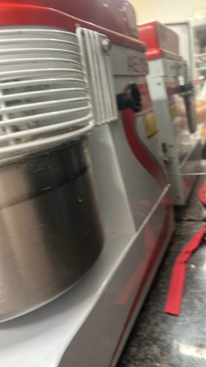 Batedeira indústrial pra restaurantes e padaria - Foto 2
