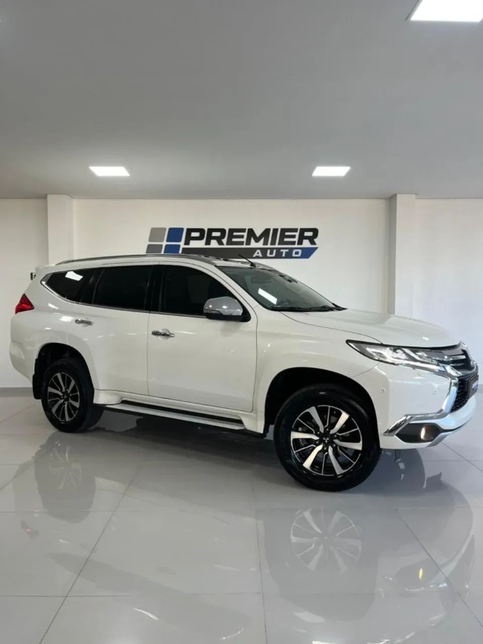 Mitsubishi Pajero 2020