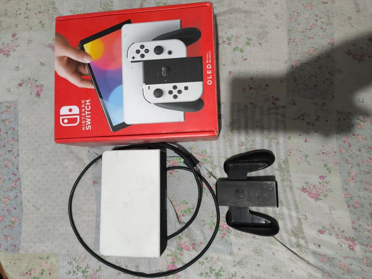 Vendo Nintendo switch oled desbloqueado usado  - Foto 2