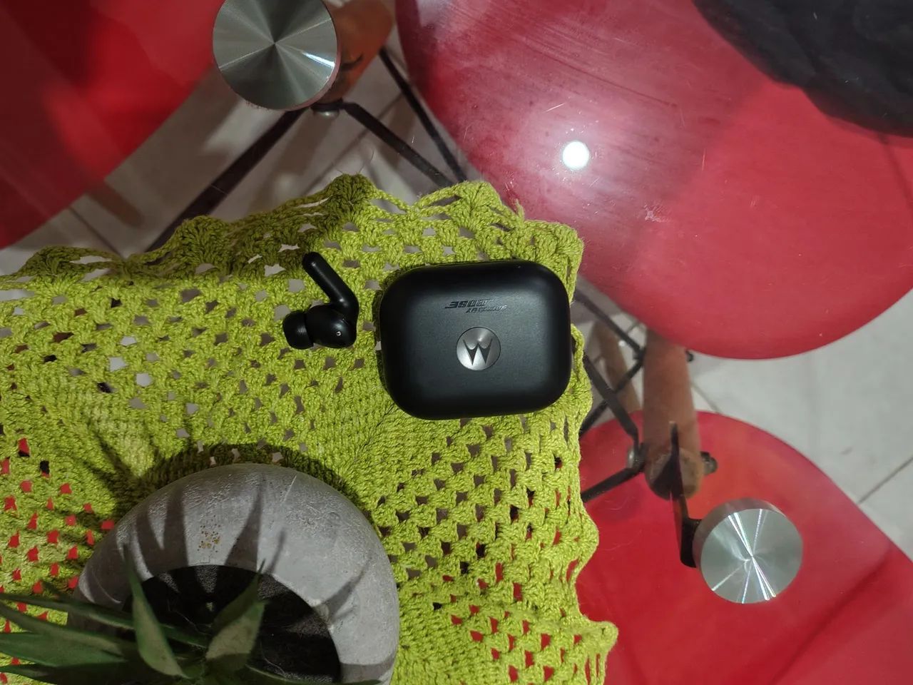 Moto Buds + (case e fone esquerdo) - Foto 4