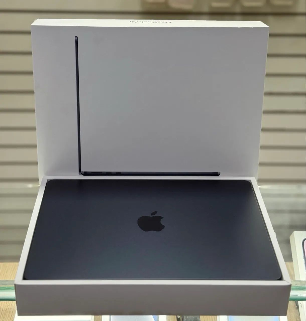 Macbook air m4 16gb / 256gb apenas 3 dias de ativação LOJA FÍSICA