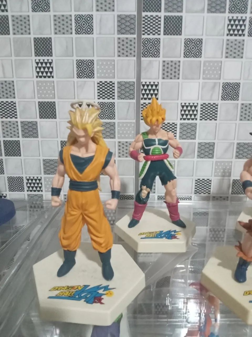 bonecos dragon ball com base (5 bonecos) - Foto 2