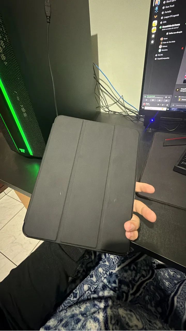 Vende-Se iPad A16 128GB + Apple Pencil