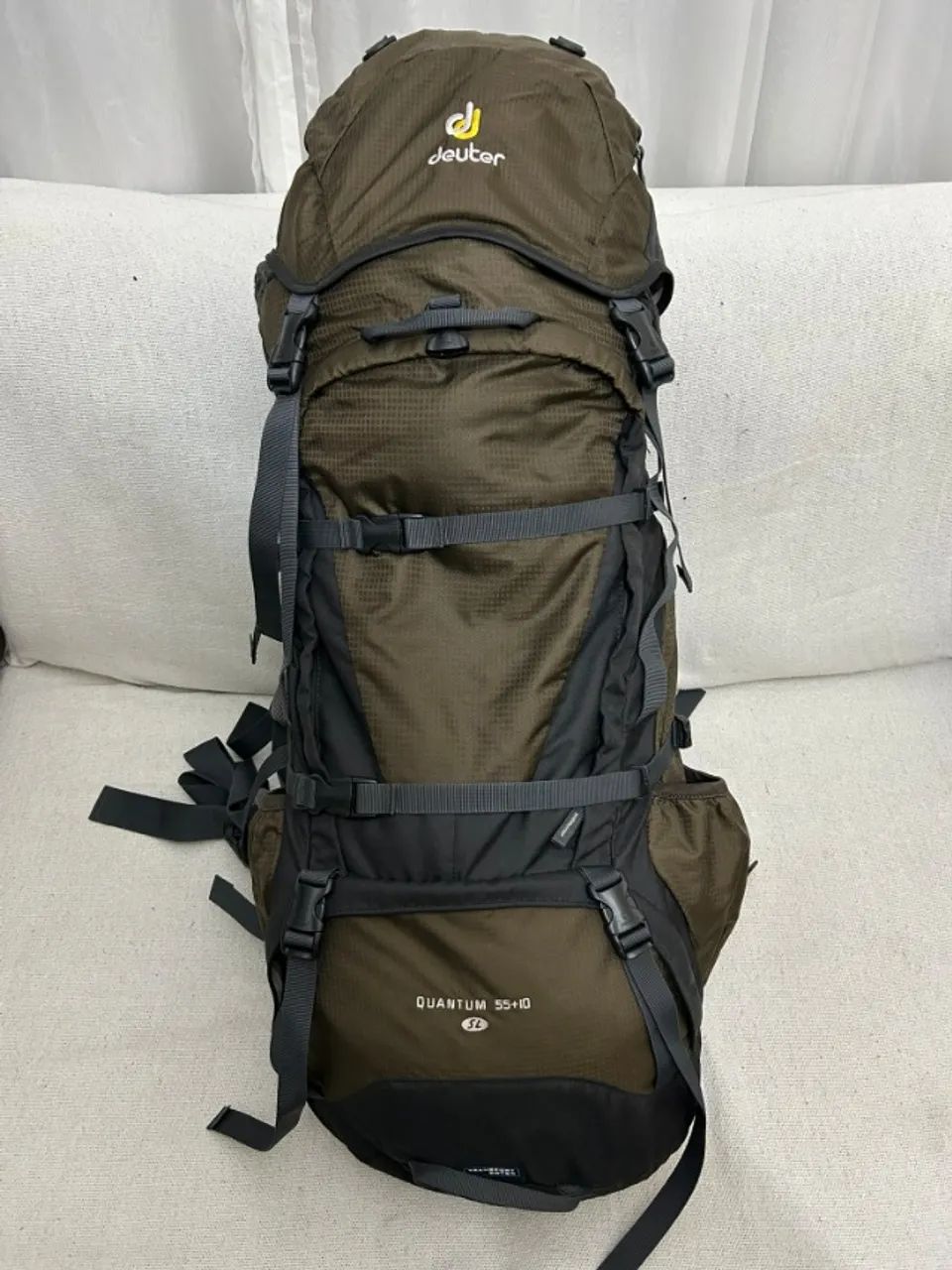 Mochila Deuter Quantum 55+10 SL