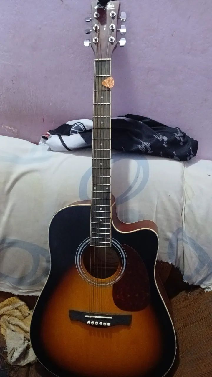 Violão Memphis com cordas boas e trocadas