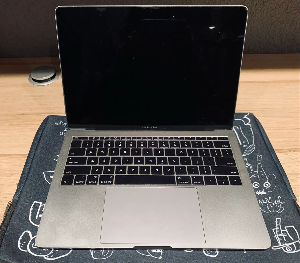 MacBook Pro 2017 - Intel Core i5 Dual Core (8g) - Notebooks - Vila
