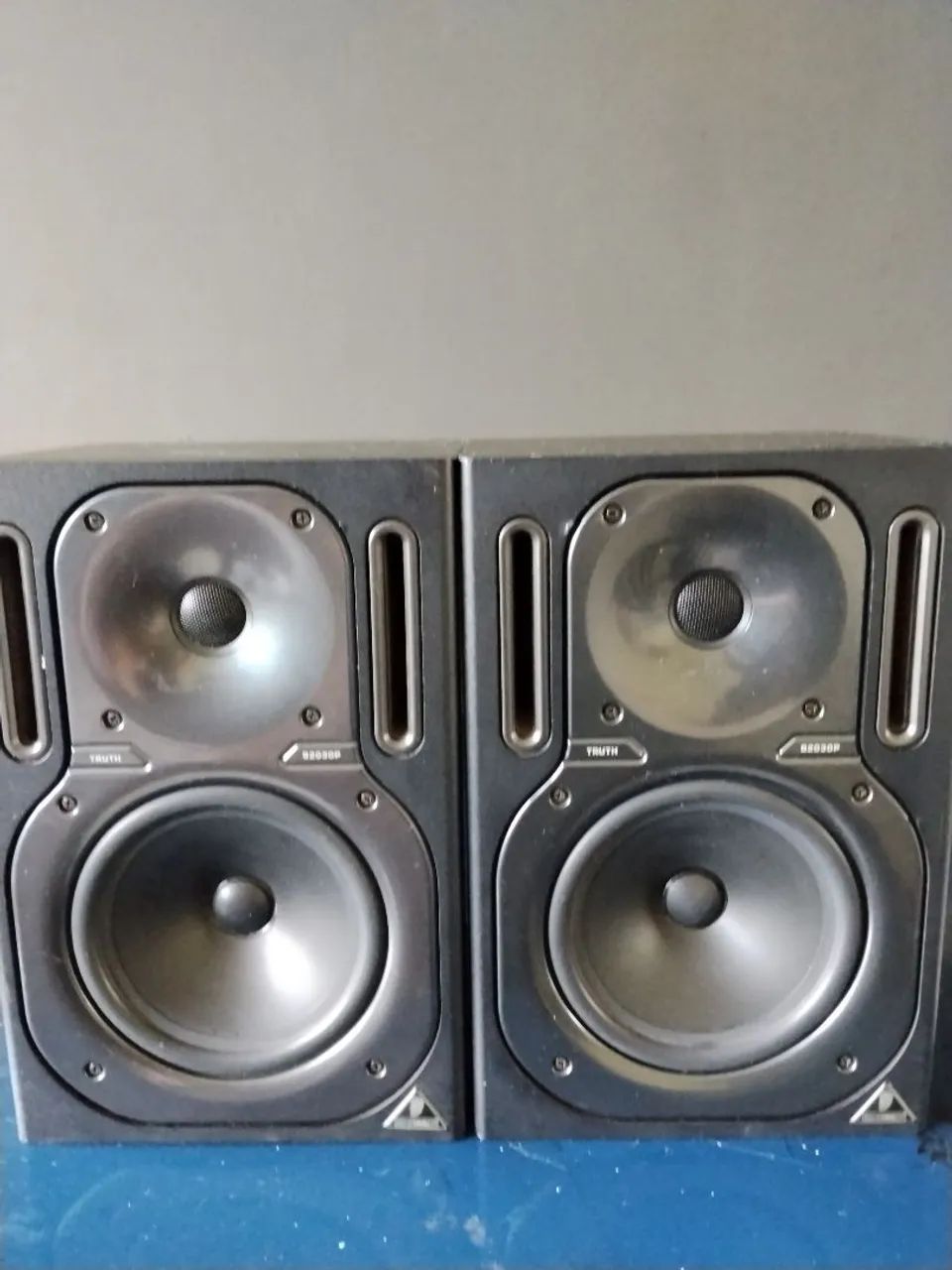 Caixas de Studio Behringer 